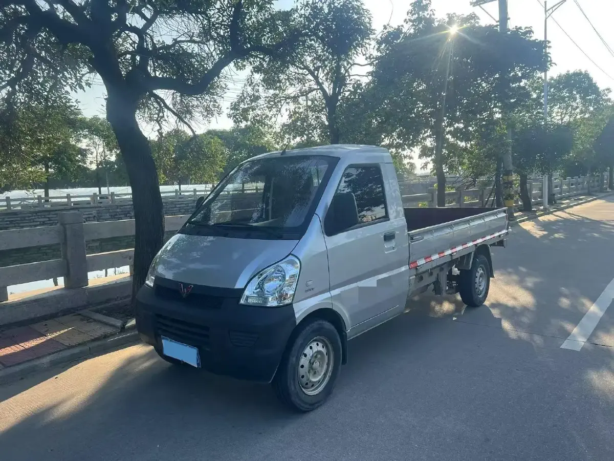 2020 WuLing RongGuang Mini Truck 1.5L 99HP L4 5MT