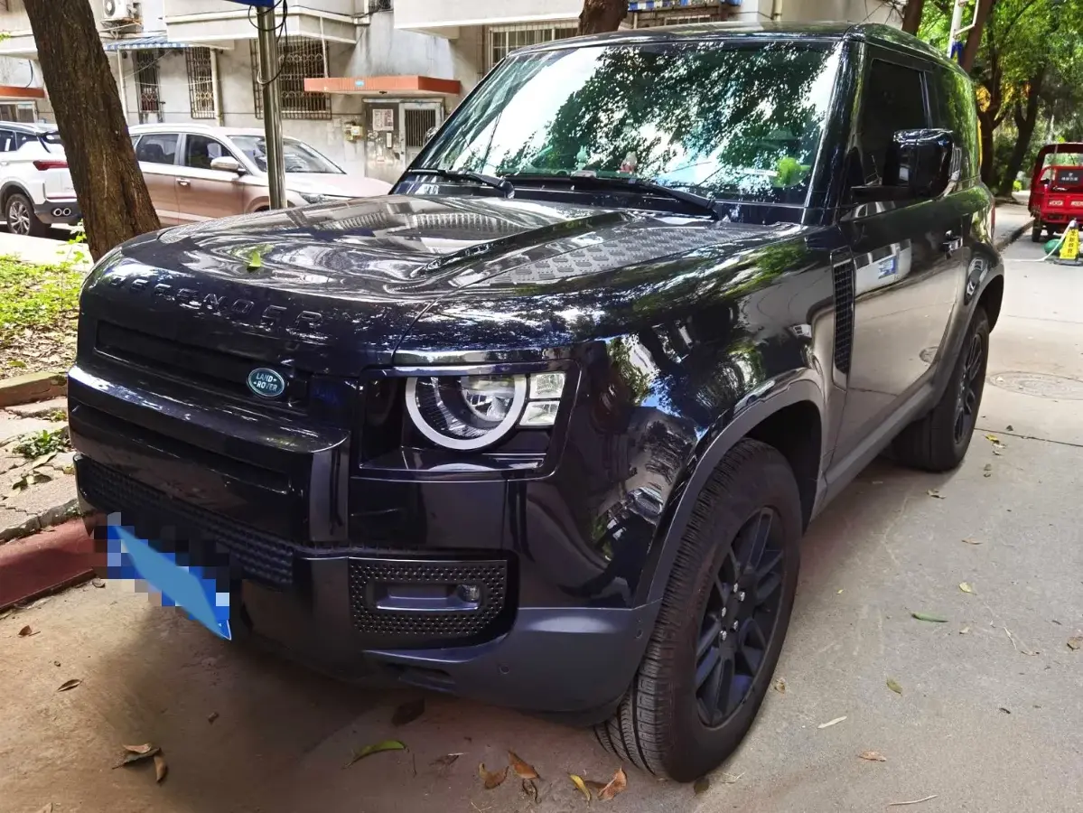 2023 Land Rover Defender 2.0T 300HP L4 8AT