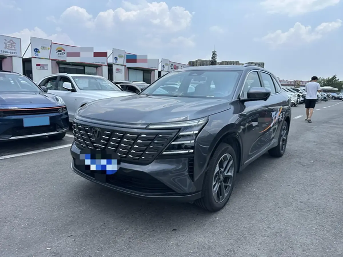 2025 ChangAn CS75 Plus 1.5T 192HP L4 8AT