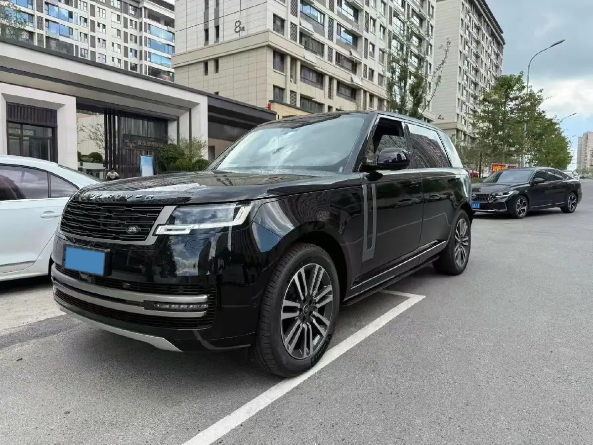 2025 Land Rover Range Rover 3.0T 400HP L6 8AT