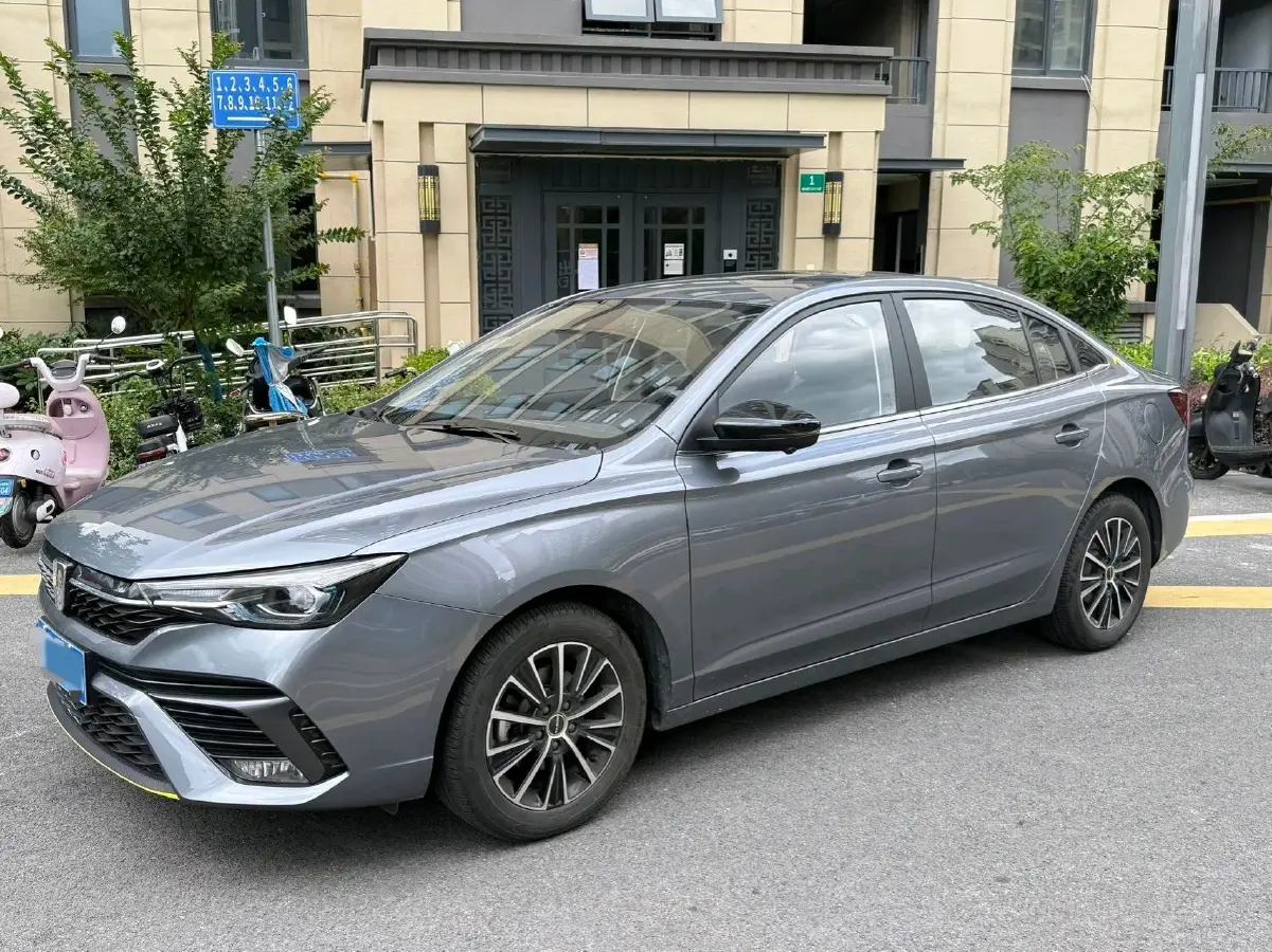 2021 Roewe i5 1.5L 120HP L4 CVT