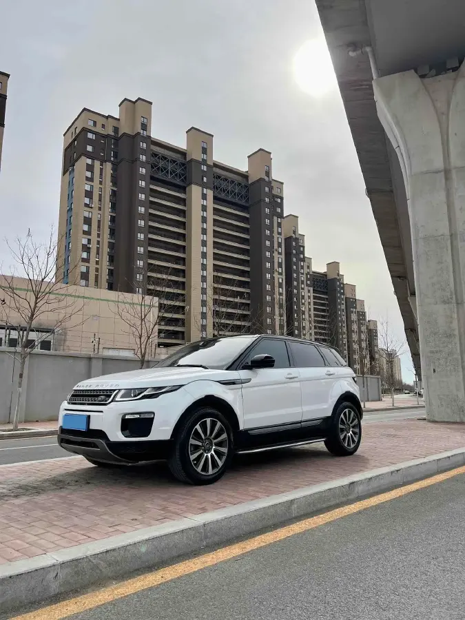 2018 Land Rover Range Rover Evoque 2.0T 241HP L4 9AT