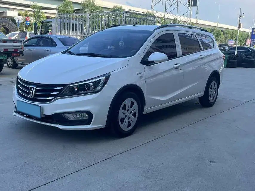 2017 BaoJun 310W 1.5L 105HP L4 6MT