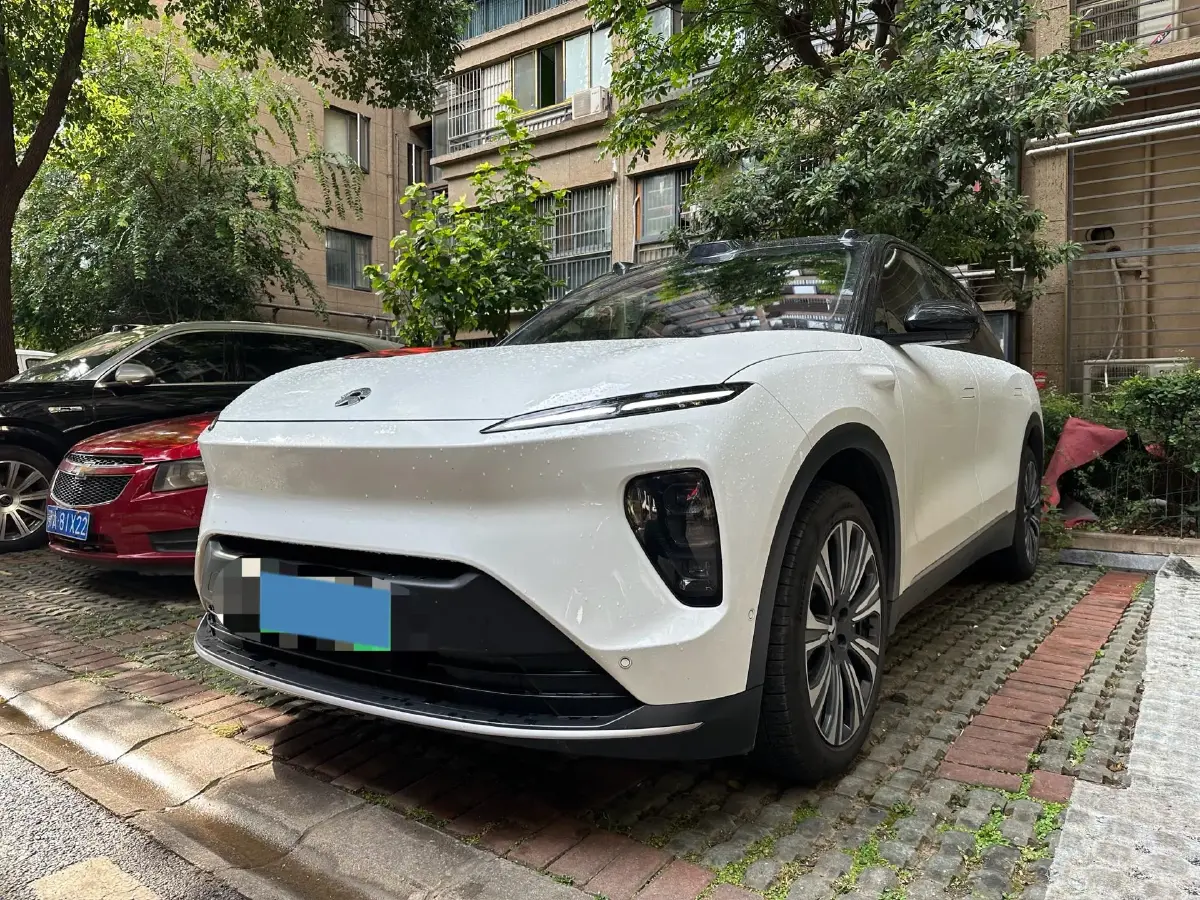 2024 NIO ES8 BEV 75KWH