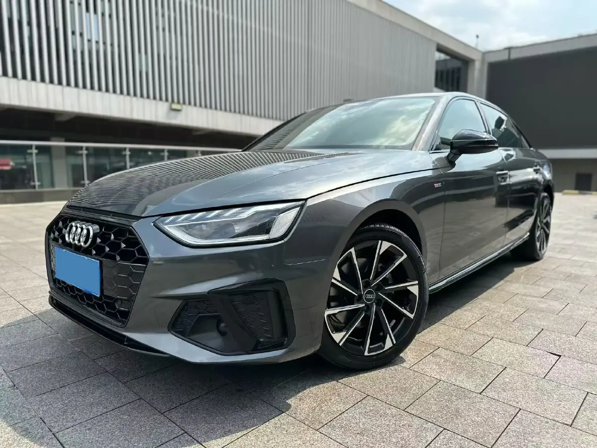 2023 Audi A4L 2.0T 190HP L4 7DCT