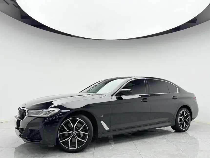 2022 BMW 5 Series 2.0T 252HP L4 8AT