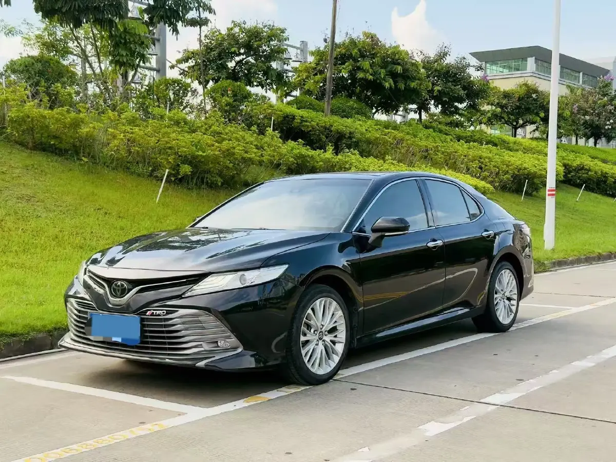 2018 Toyota Camry 2.5L 209HP L4 8AT