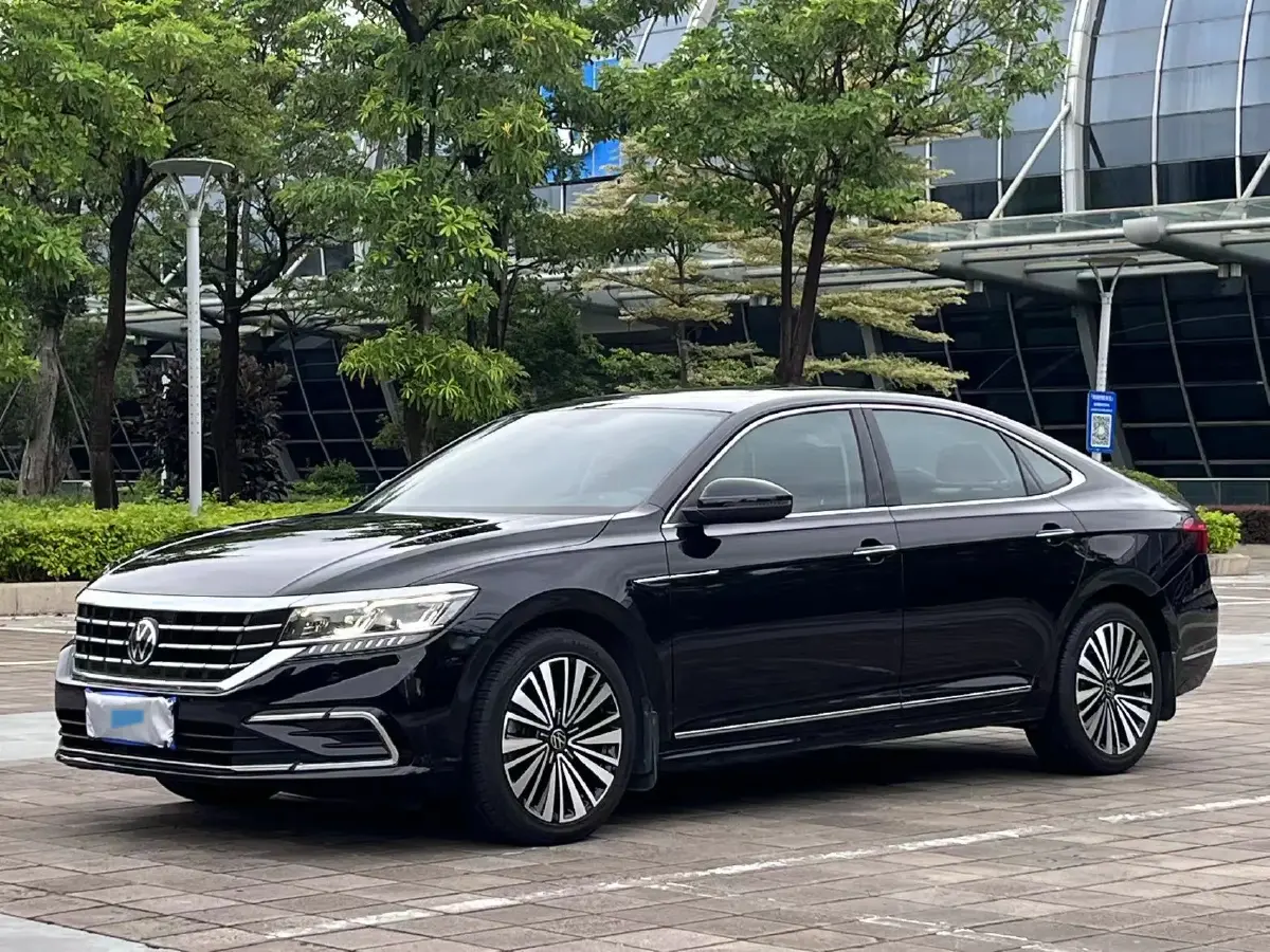 2021 Volkswagen Passat 2.0T 186HP L4 7DCT