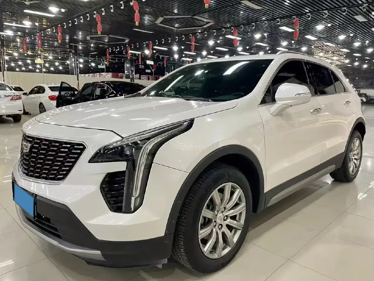 2018 Cadillac XT4 2.0T 241HP L4 9AT