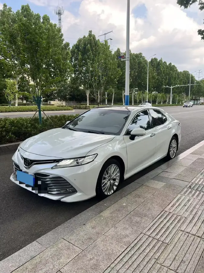 2018 Toyota Camry 2.5L 209HP L4 8AT