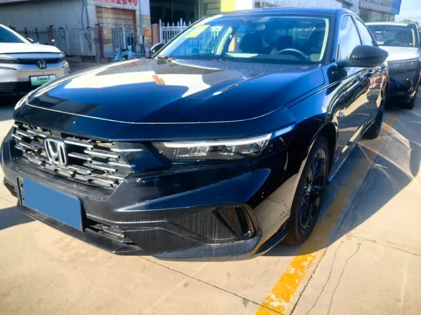2025 Honda Accord 1.5T 192HP L4 CVT