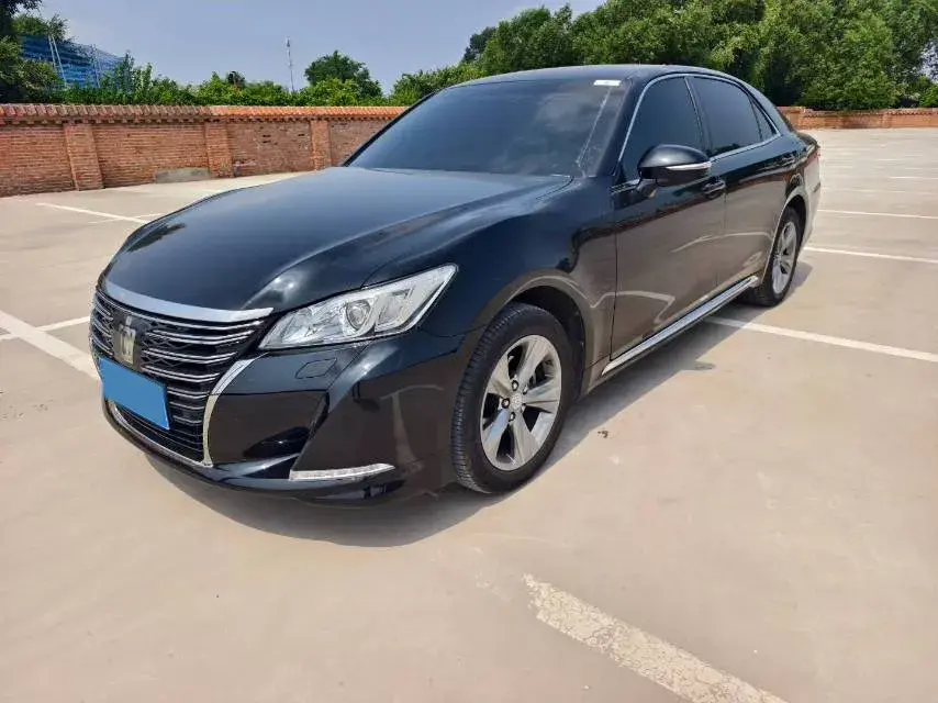 2018 Toyota Crown 2.0T 235HP L4 8AT