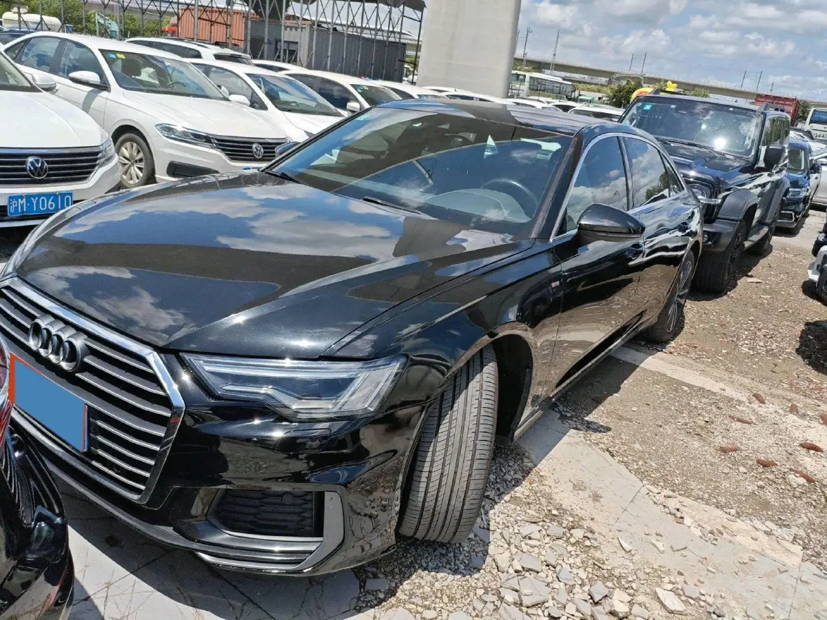 2022 Audi A6L 2.0T 190HP L4 7DCT