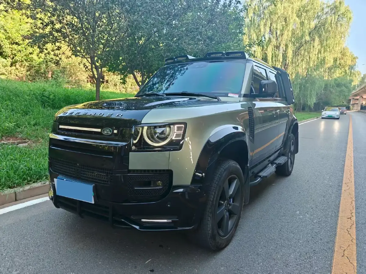 2023 Land Rover Defender 3.0T 400HP L6 8AT