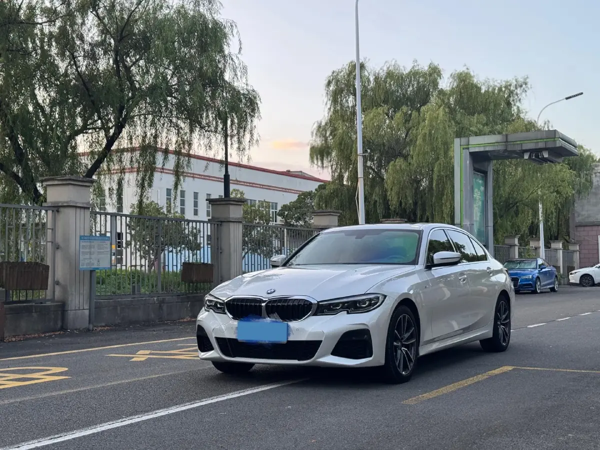 2021 BMW 3 Series 2.0T 156HP L4 8AT