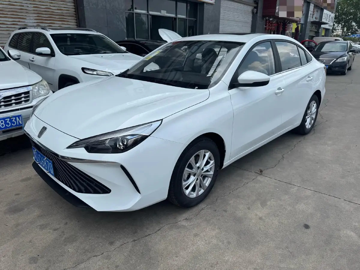 2024 Roewe i5 1.5L 129HP L4 CVT