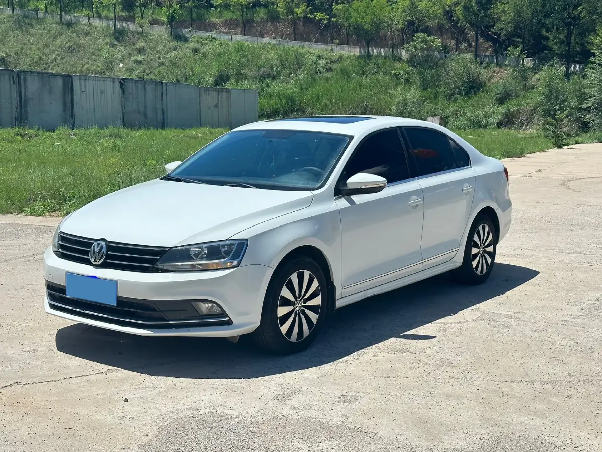 2018 Volkswagen Sagitar 1.4T 150HP L4 7DCT