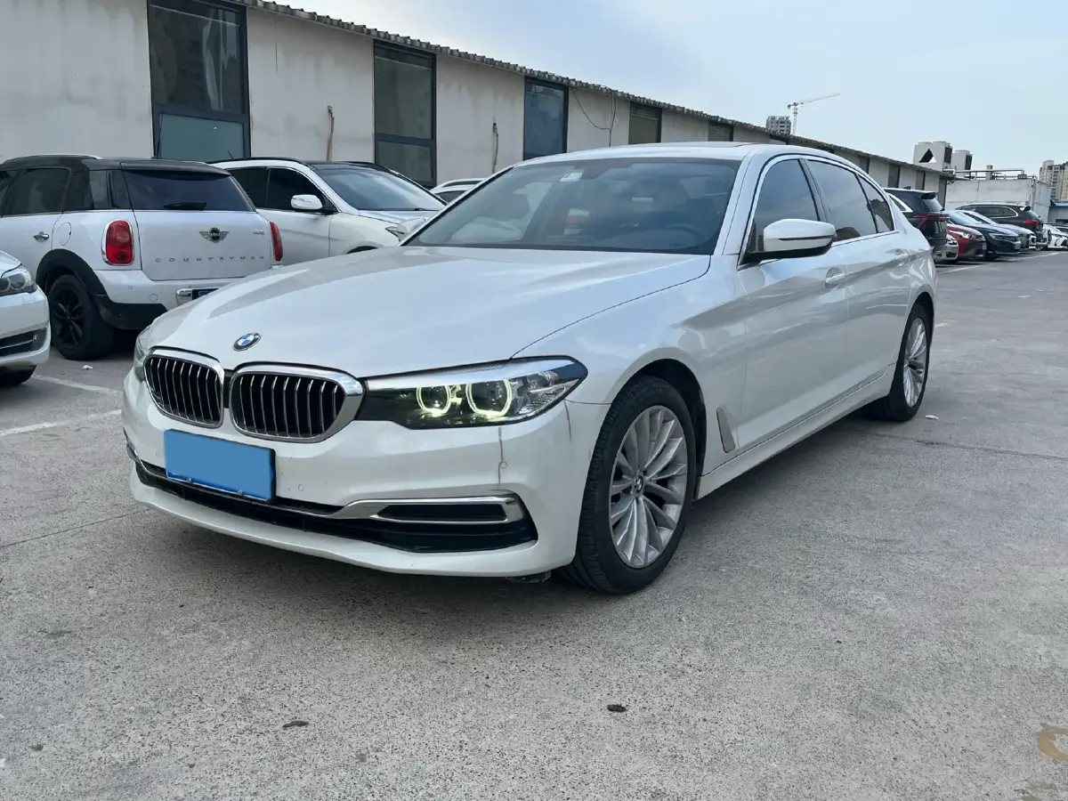 2020 BMW 5 Series 2.0T 184HP L4 8AT