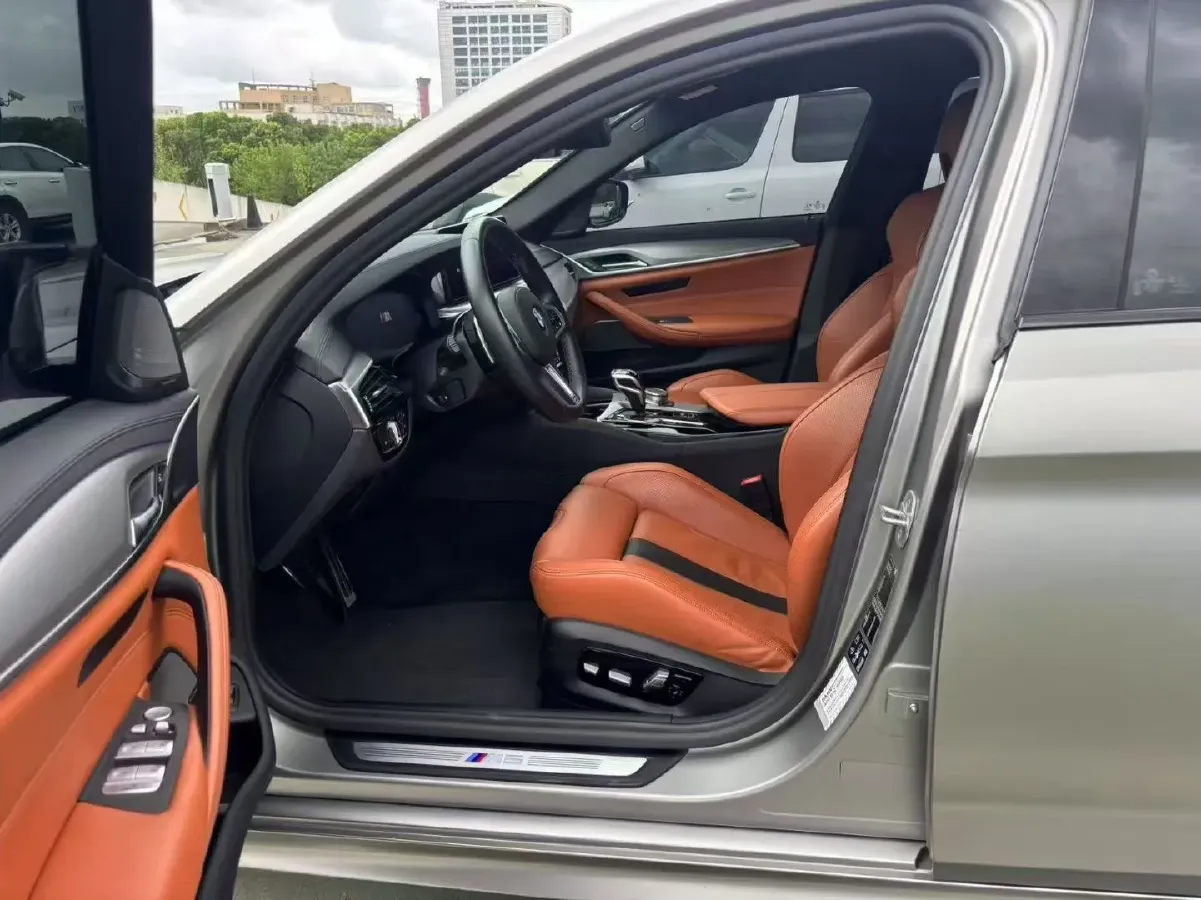 2021 BMW M5 4.4T 600HP V8 8AT,autocango,china used car exporter,china ev exporter,chinese used car exporter,chinese used ev exporter