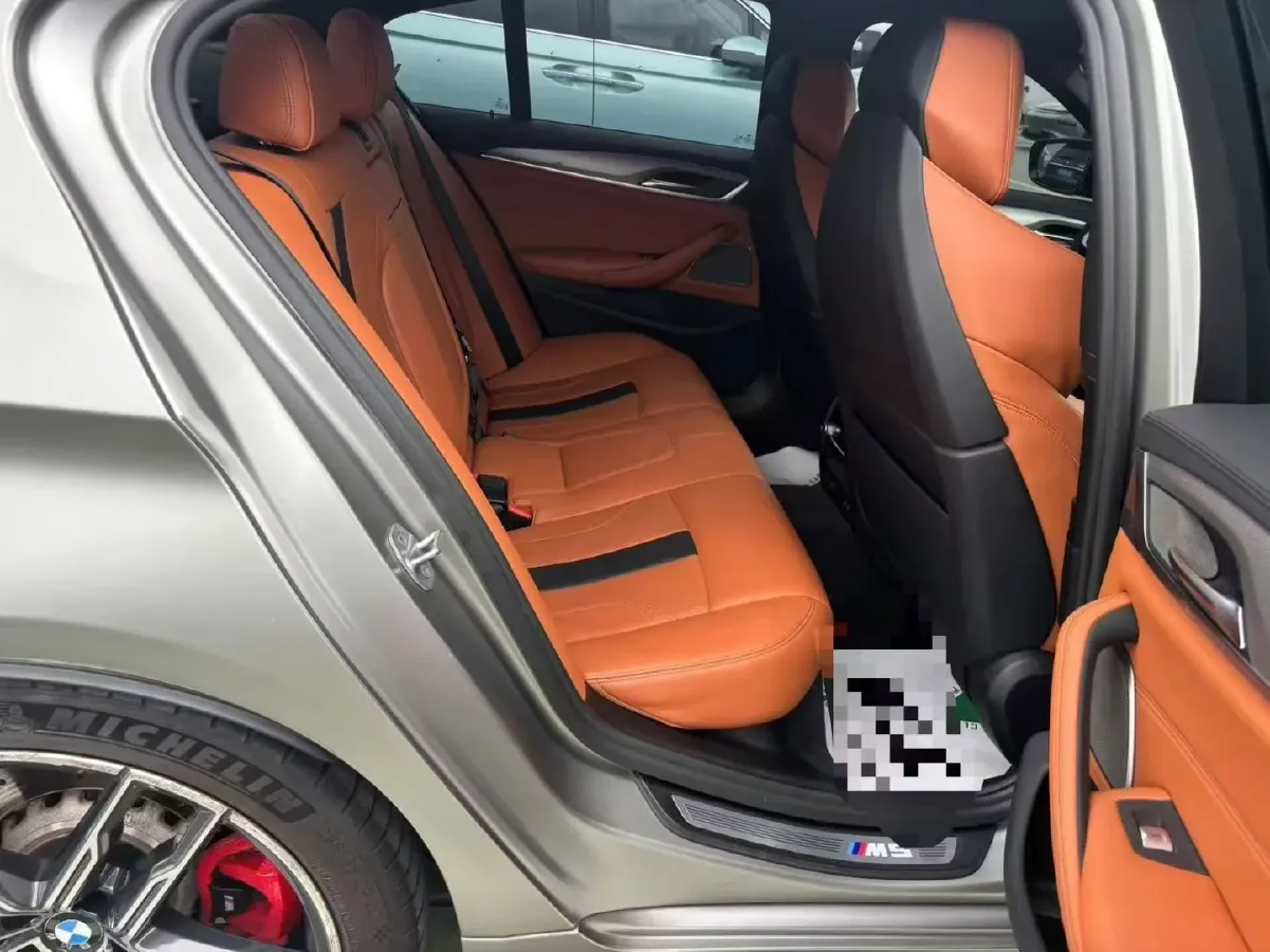 2021 BMW M5 4.4T 600HP V8 8AT,autocango,china used car exporter,china ev exporter,chinese used car exporter,chinese used ev exporter