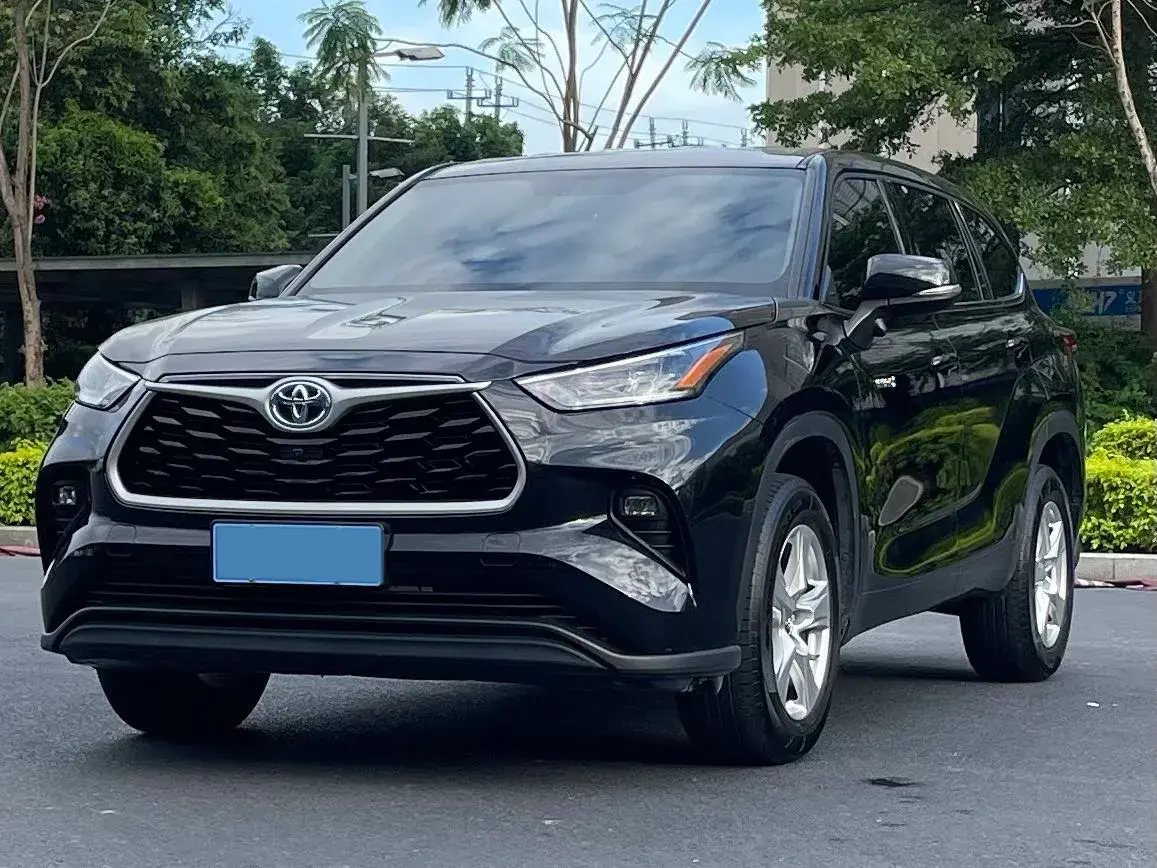 2022 Toyota Highlander 2.5L 192HP L4 E-CVT Hybrid