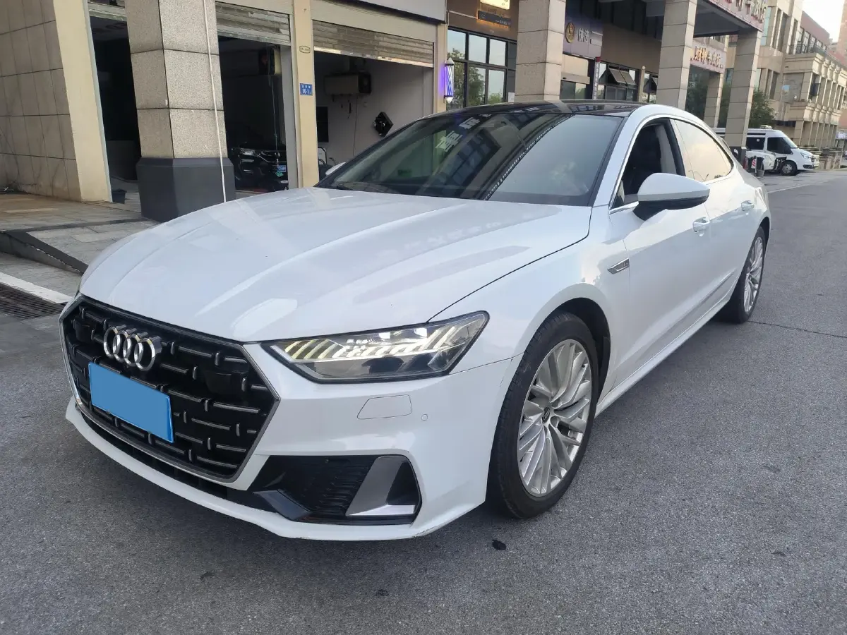 2022 Audi A7L 2.0T 245HP L4 7DCT