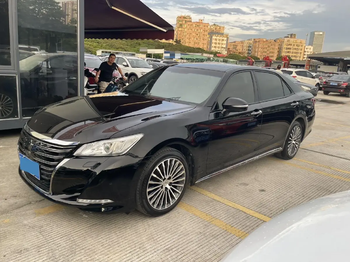 2018 Toyota Crown 2.0T 235HP L4 8AT