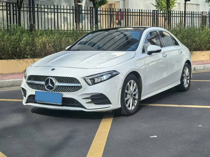 2020 Mercedes-Benz A Class 1.3T 163HP L4 7DCT