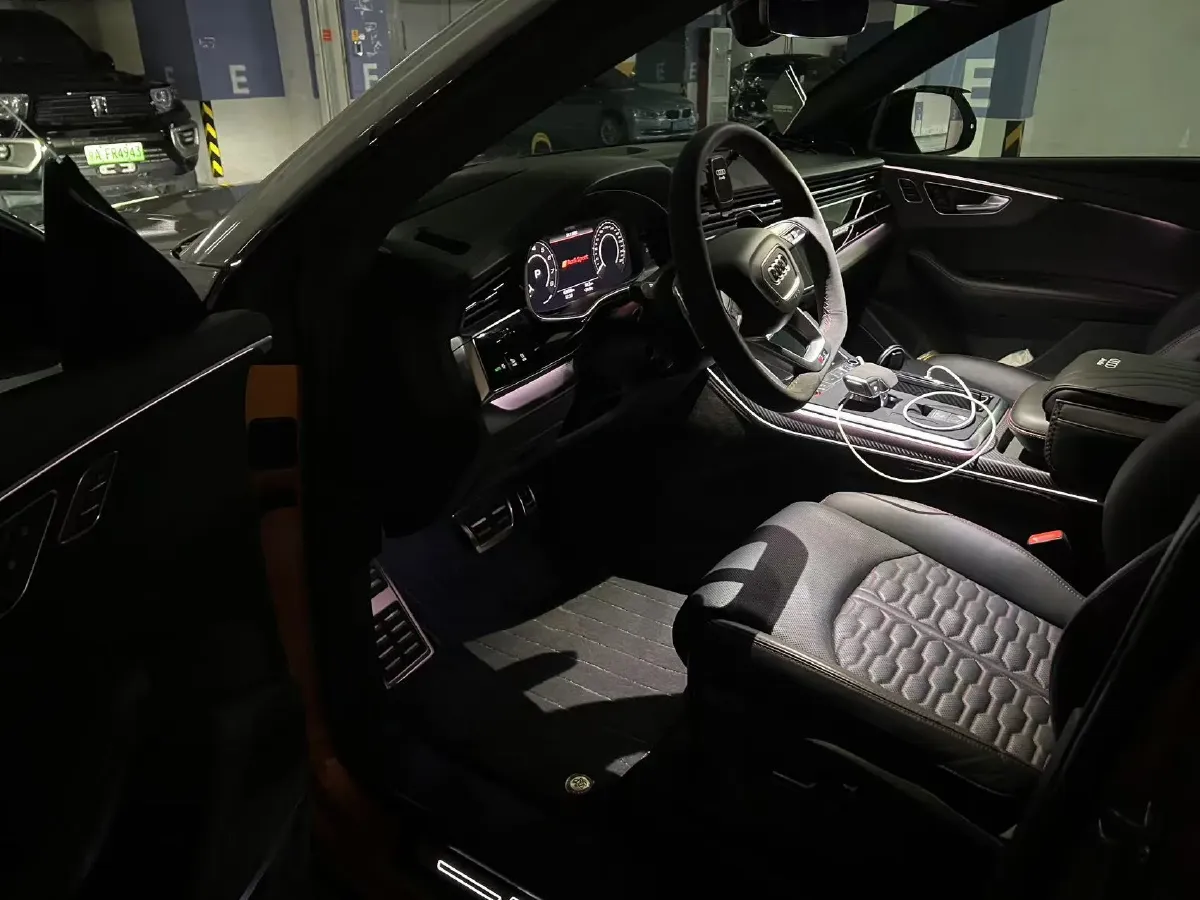 2021 Audi RS Q8 4.0T 600HP V8 8AT,autocango,china used car exporter,china ev exporter,chinese used car exporter,chinese used ev exporter