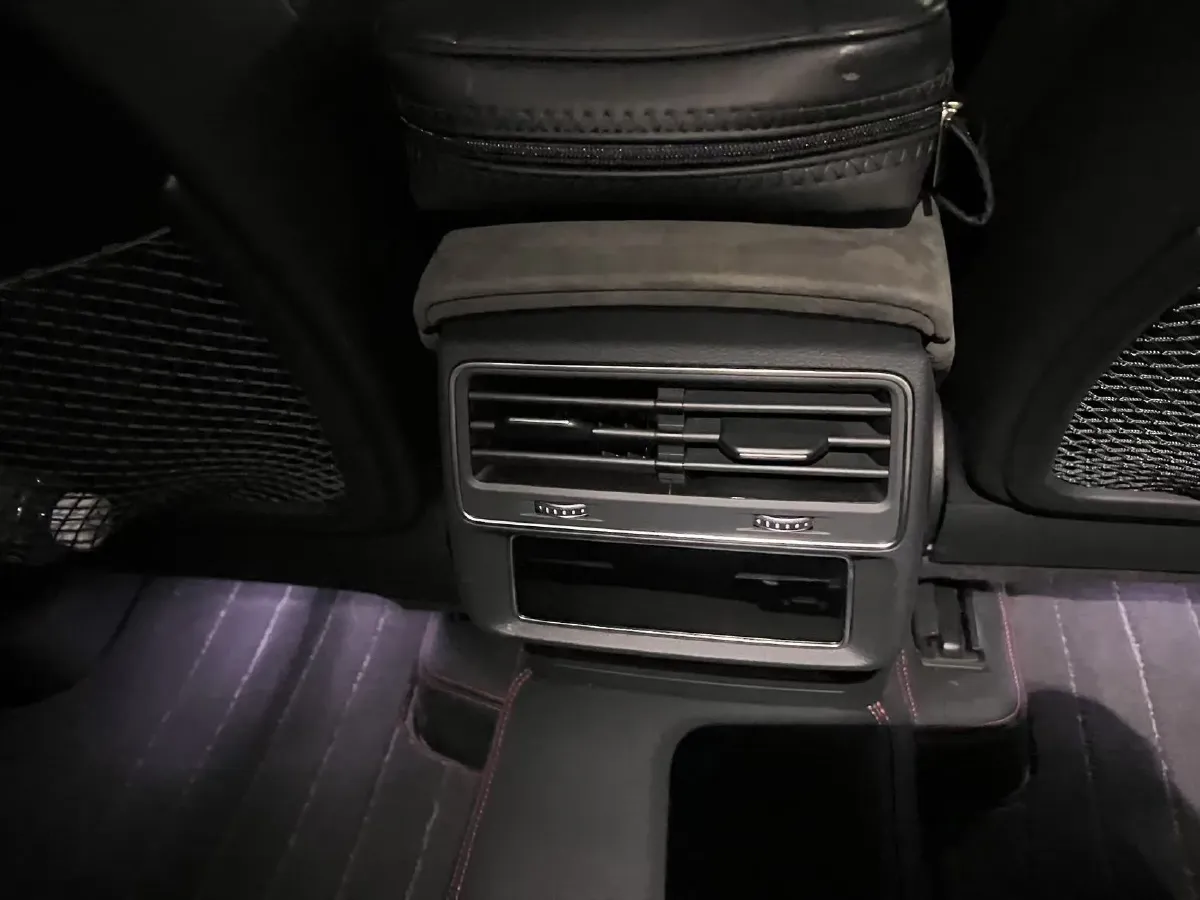 2021 Audi RS Q8 4.0T 600HP V8 8AT,autocango,china used car exporter,china ev exporter,chinese used car exporter,chinese used ev exporter