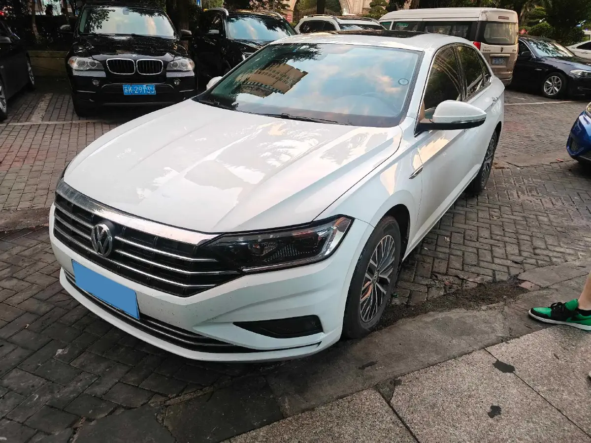 2019 Volkswagen Sagitar 1.4T 150HP L4 7DCT