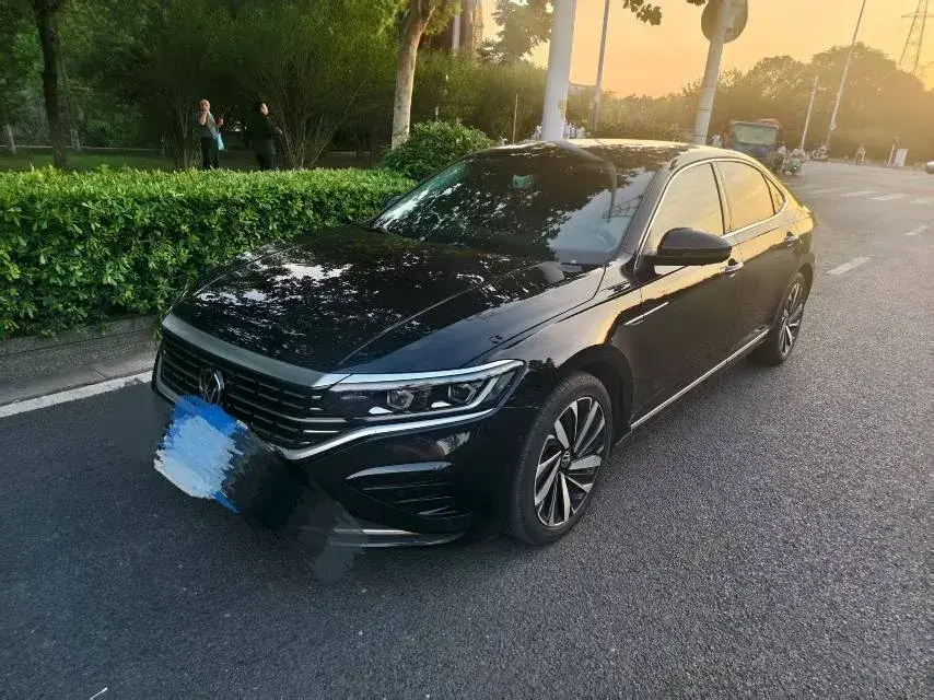 2023 Volkswagen Passat 2.0T 186HP L4 7DCT