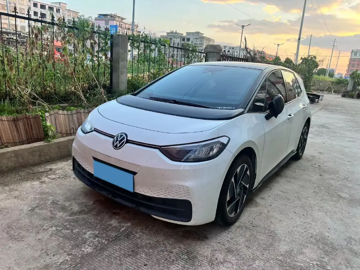 2025 Volkswagen ID.3 BEV 52.8KWH
