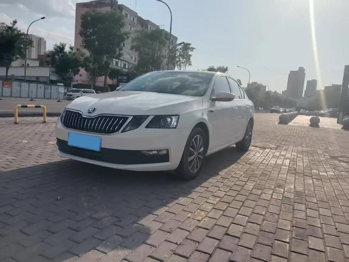 2018 Skoda Octavia 1.6L 110HP L4 6AT