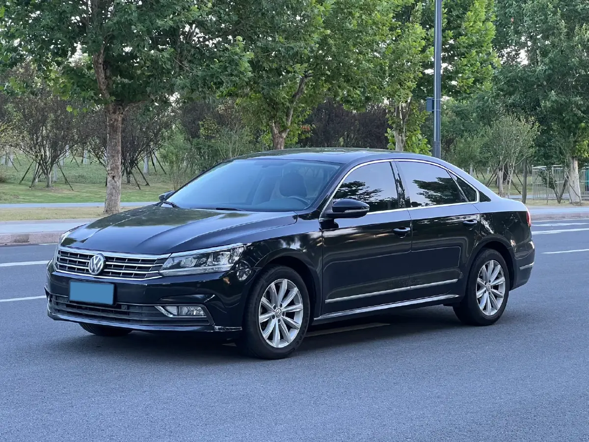2017 Volkswagen Passat 1.4T 150HP L4 7DCT