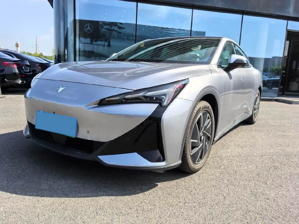 2024 ARCFOX αS5 BEV 65KWH