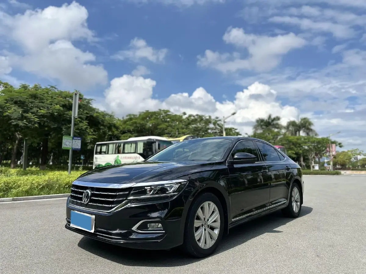 2019 Volkswagen Passat 2.0T 186HP L4 7DCT