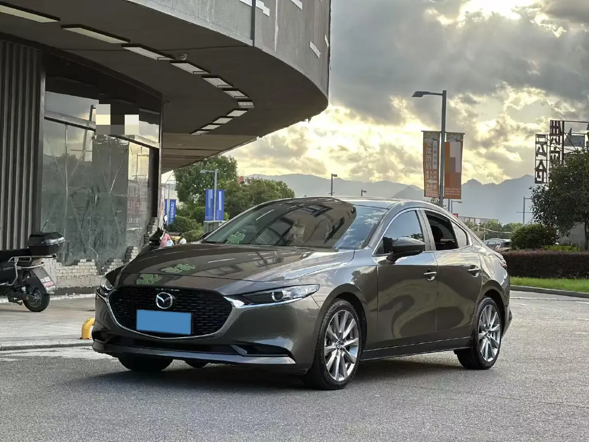 2021 Mazda 3 Axela 2.0L 158HP L4 6AT