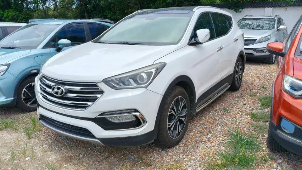 2017 Hyundai Santafe 2.0T 245HP L4 6AT