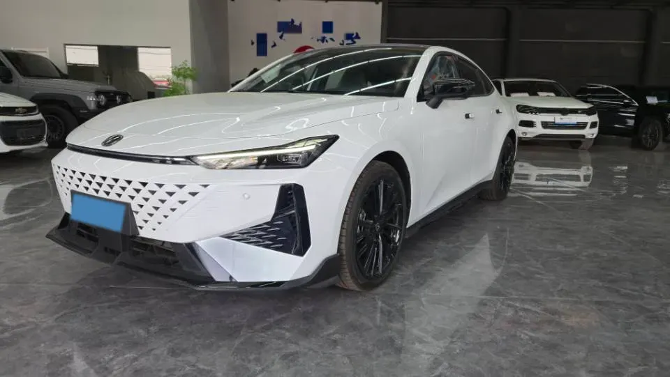 2024 ChangAn UNI-V 1.5T 188HP L4 7DCT,autocango,china used car exporter,china ev exporter,chinese used car exporter,chinese used ev exporter