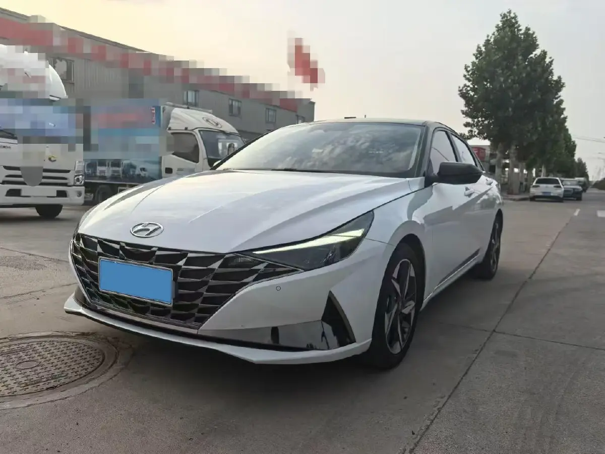 2022 Hyundai Elantra 1.5L 115HP L4 CVT