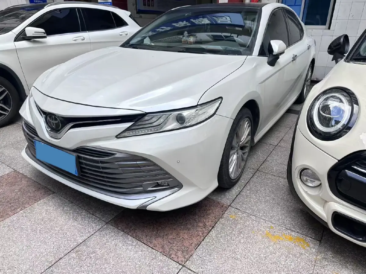 2019 Toyota Camry 2.5L 209HP L4 8AT