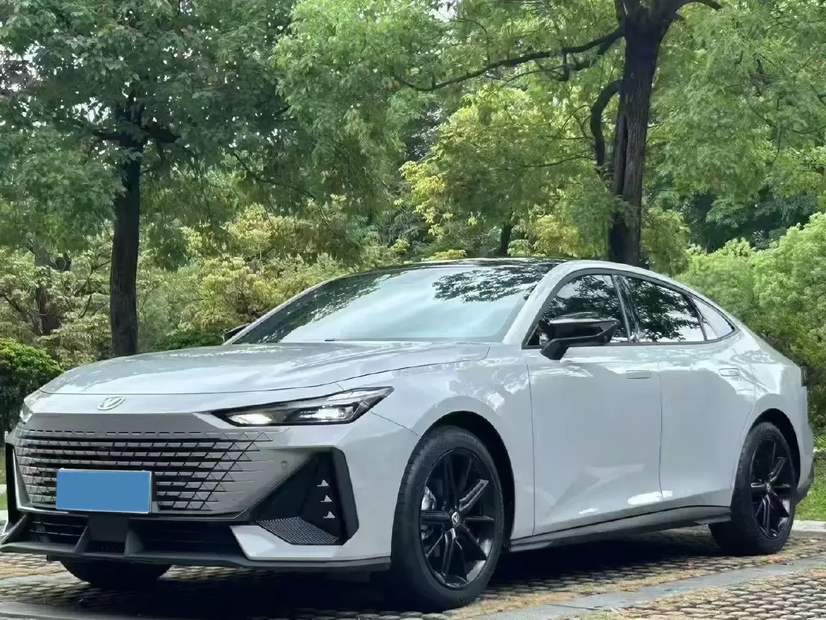 2023 ChangAn UNI-V 1.5T 188HP L4 7DCT