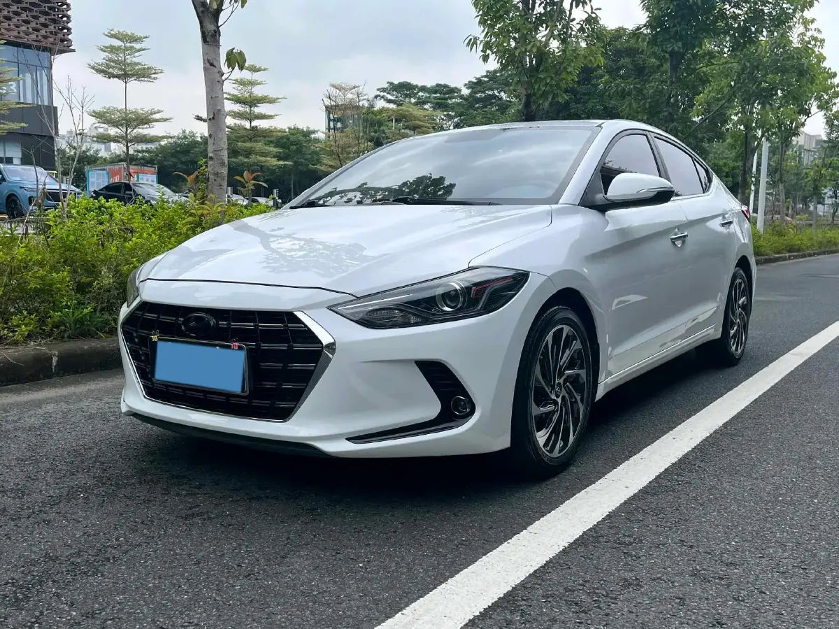 2019 Hyundai Elantra 1.4T 130HP L4 7DCT