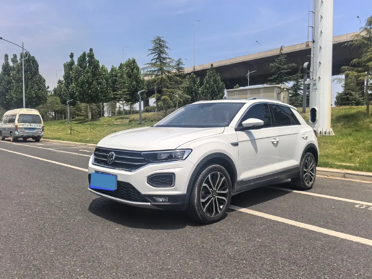2021 Volkswagen T-Roc 1.4T 150HP L4 7DCT