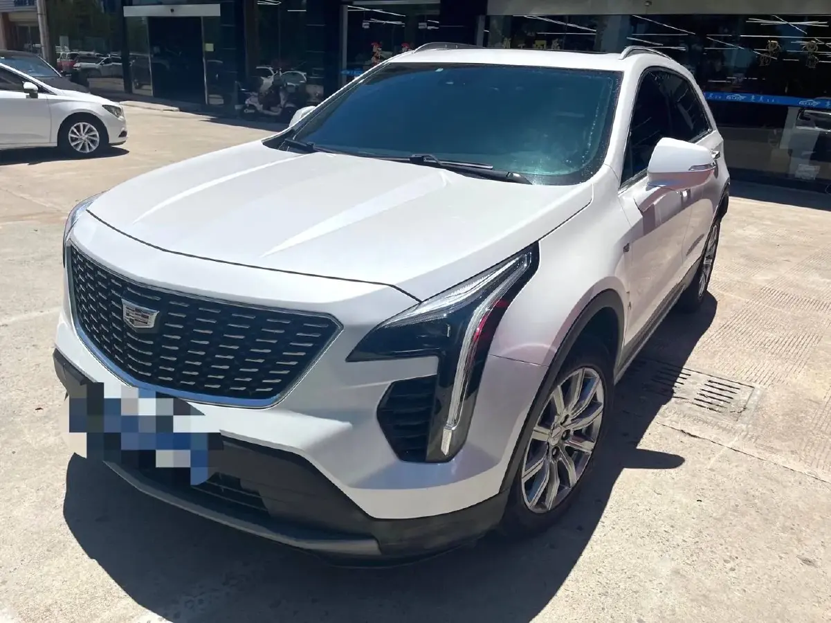 2018 Cadillac XT4 2.0T 241HP L4 9AT