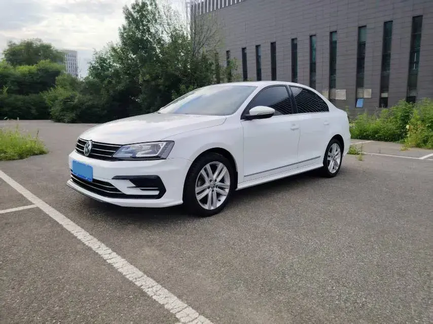 2018 Volkswagen Sagitar 1.4T 150HP L4 7DCT