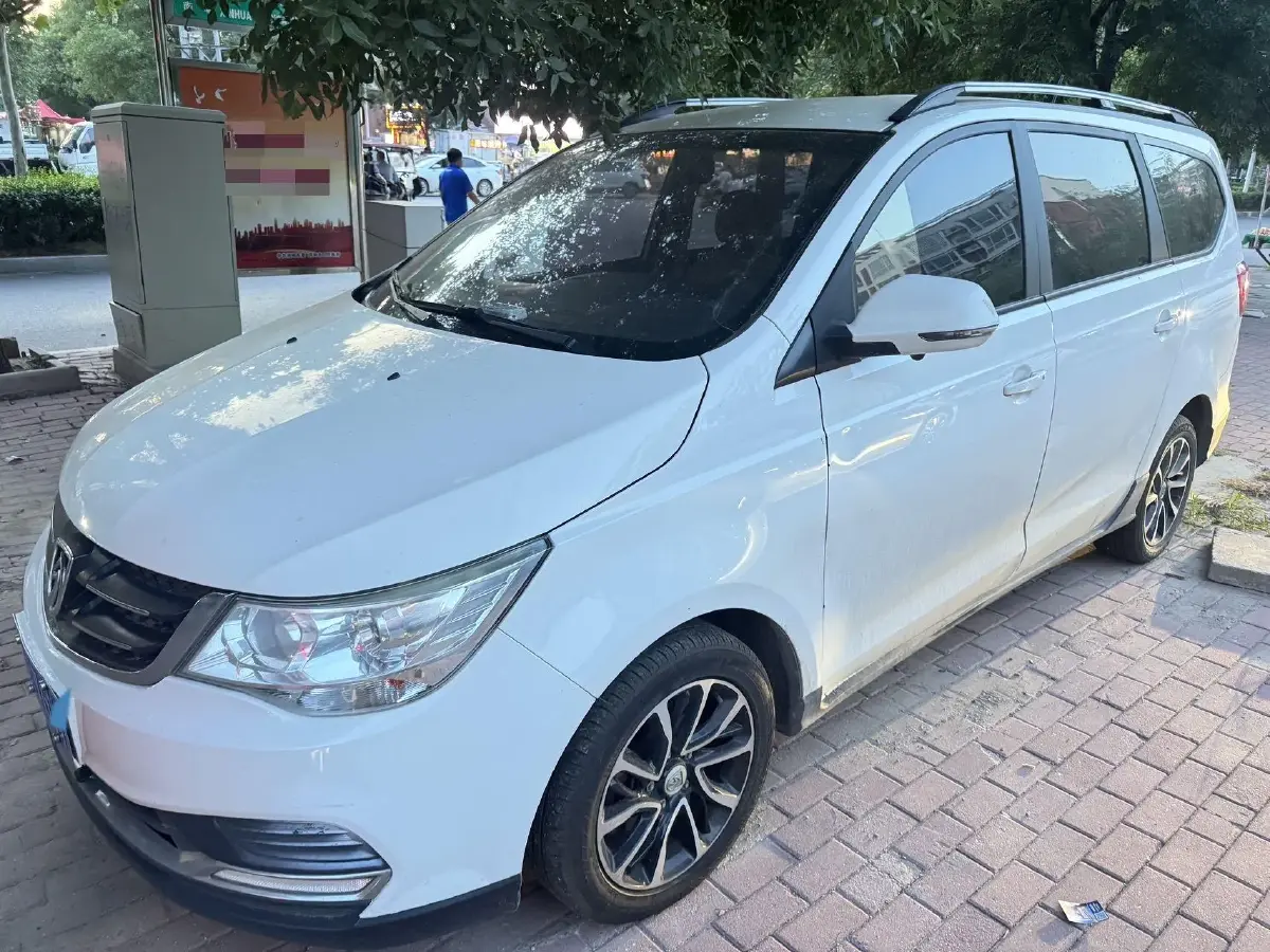2019 BaoJun 730 1.5L 105HP L4 6MT
