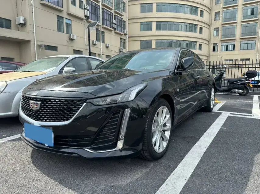 2022 Cadillac CT5 2.0T 237HP L4 10AT