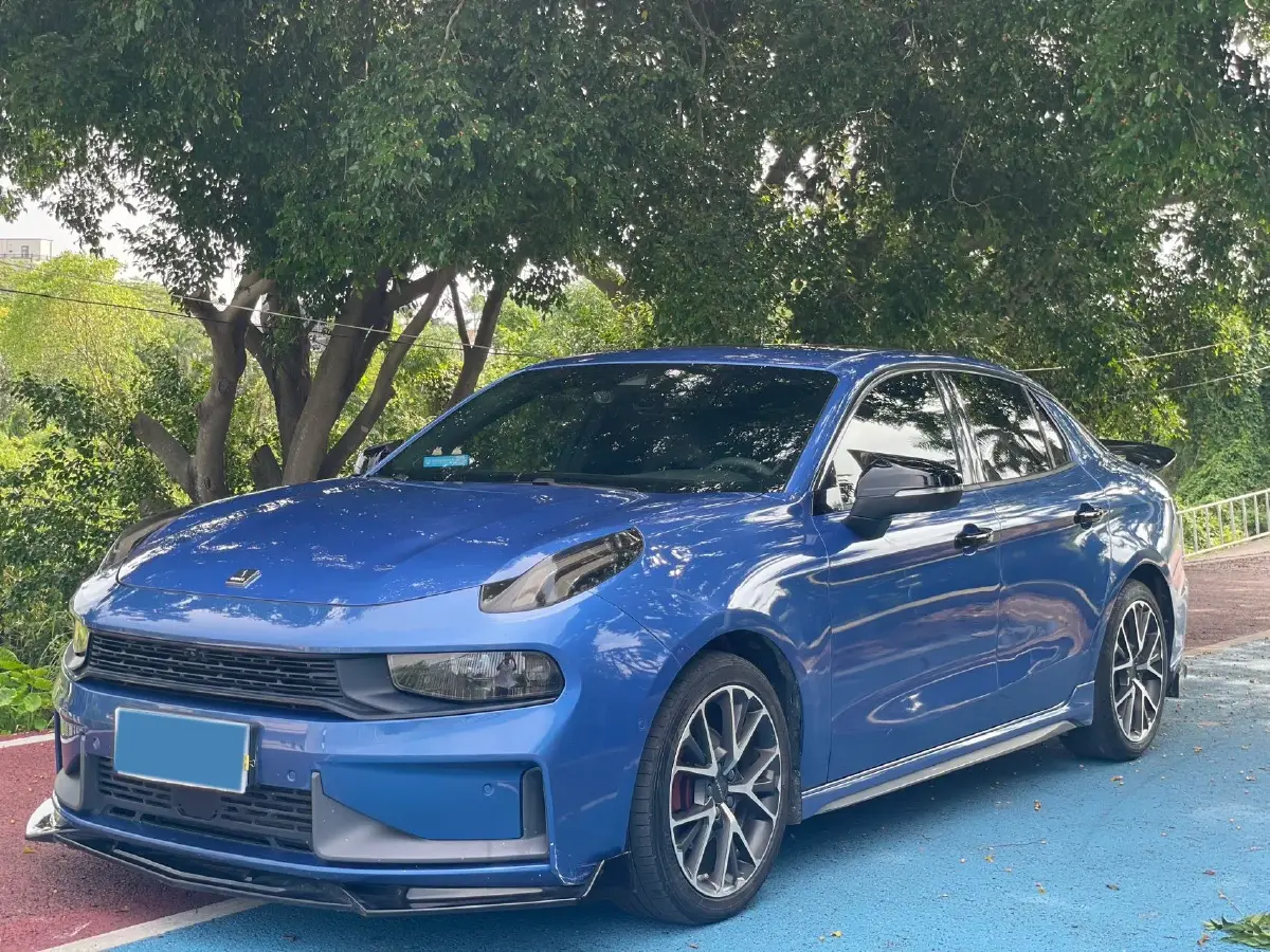 2019 LYNK&CO 03 2.0T 190HP L4 6AT